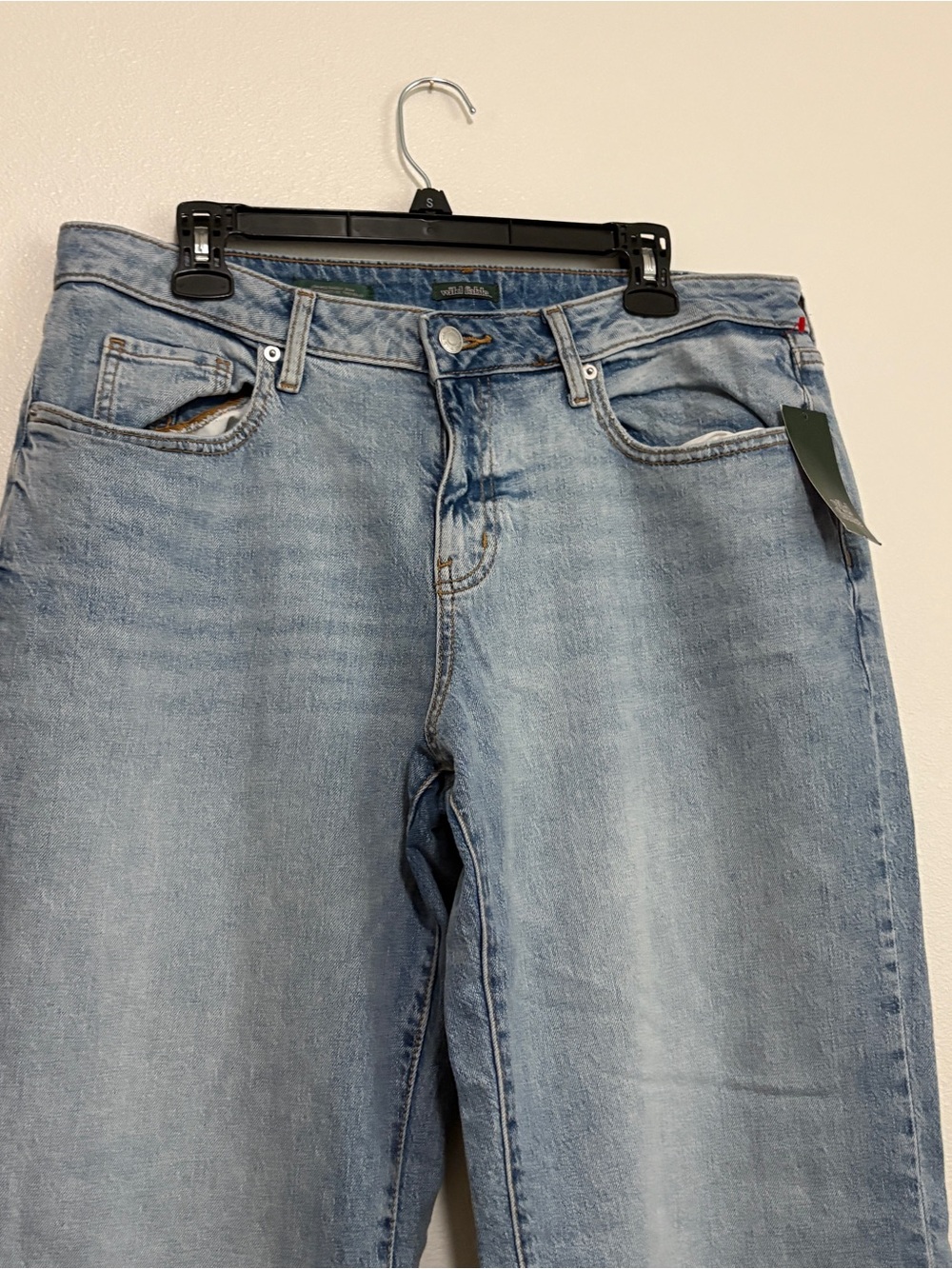 NEW Wild Fable Women’s Low Rise Baggy Jeans Size 12 Blue Denim Light Wash - Picture 2 of 7